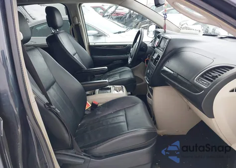 2014 Chrysler Town & Country Touring z USA, uszkodzony, nr VIN 2C4RC1BG5ER330048